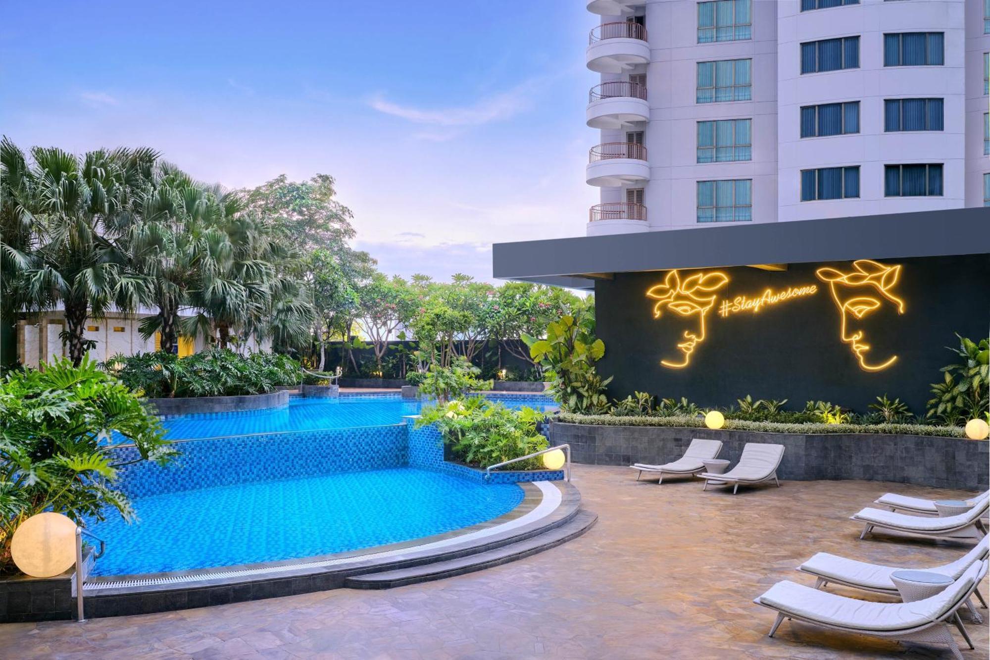 Four Points By Sheraton Surabaya, Tunjungan Plaza Exterior photo